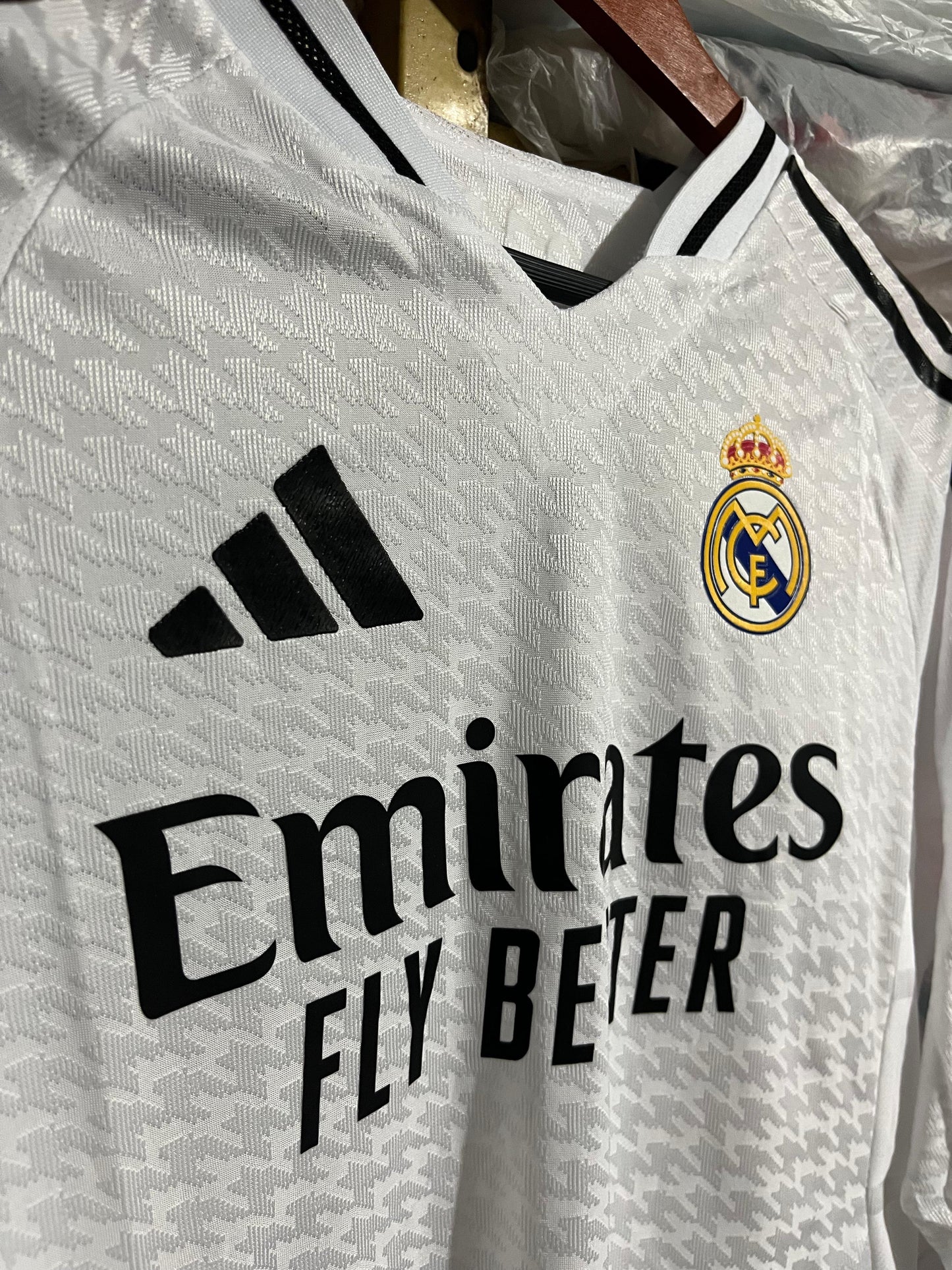 Jersey Real Madrid 24/25 Versión Jugador Manga Larga