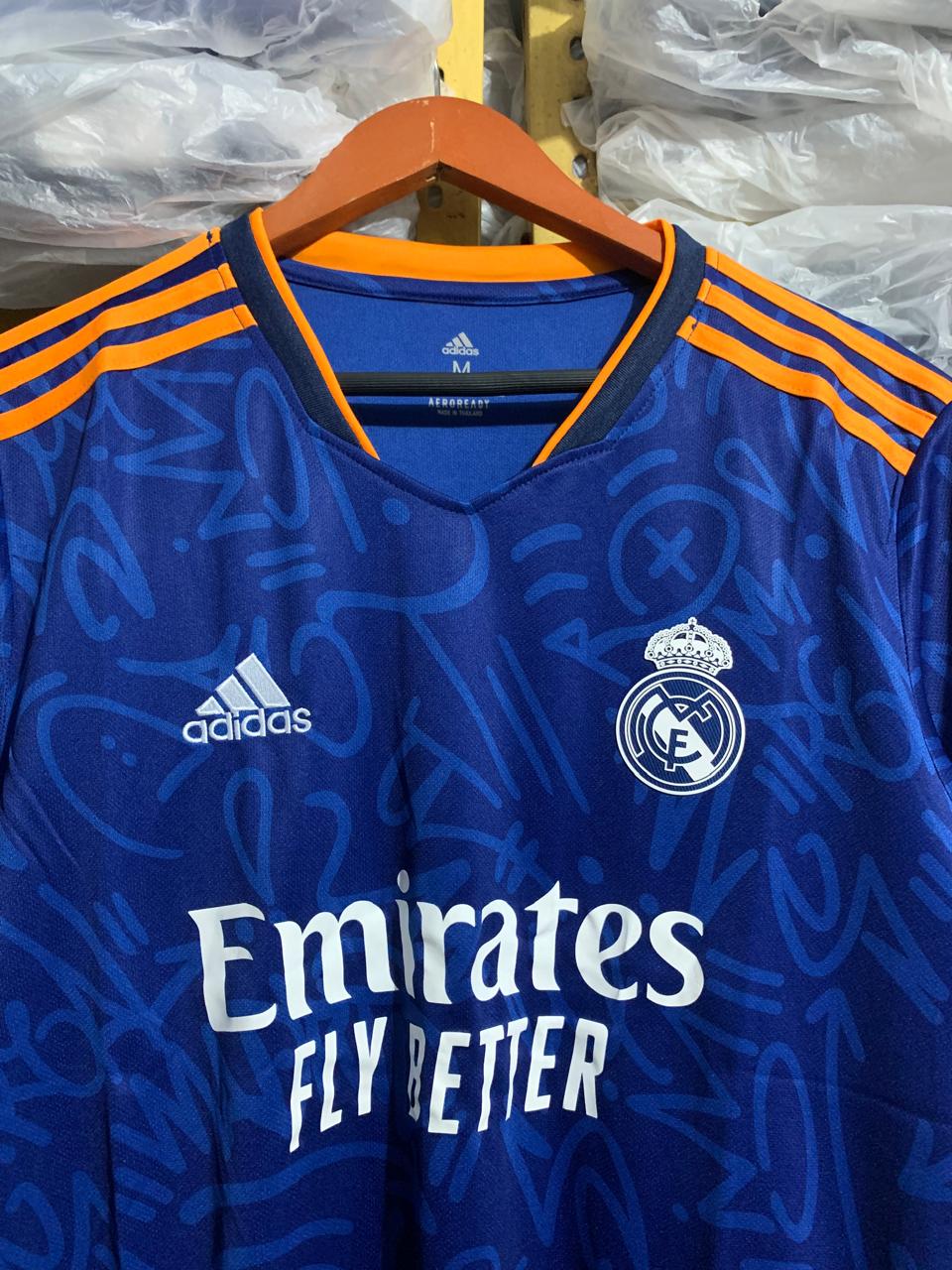 Jersey Real Madrid 2022 Grafiti Retro