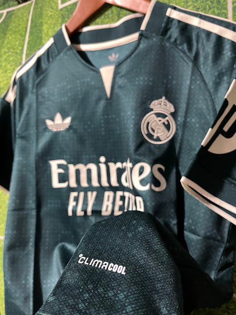 Jersey Real Madrid Visita Versión Aficionado 2026-2027
