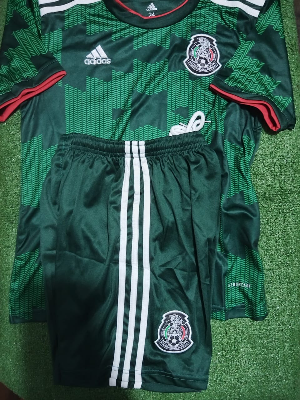 Jersey México 2021 negro rosa para niños.